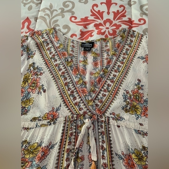 ANGIE Floral Boho Peasant Babydoll Flowy Batwing Top - Picture 9 of 12
